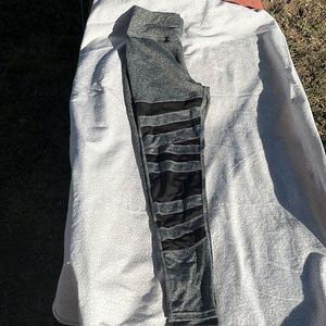 Excellent sheer panels cutout style and back pockets soft stretch leggings